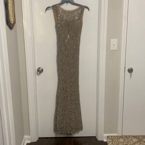 Brown Windsors size 3/4 gown.